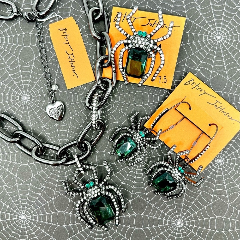 Betsey Johnson ‘Rich Witch’ 3 Piece Green Spider Statement Set NWT!